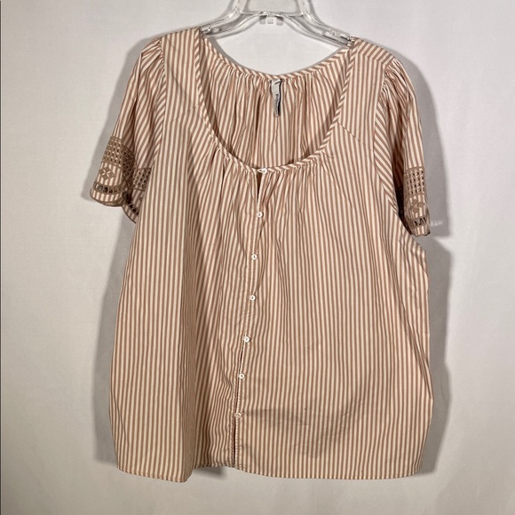 TORRID BELLE ISLE WOMENS SCALLOP SLEEVE STRIPED BEIGE WHITE BLOUSE 4X - Picture 3 of 8